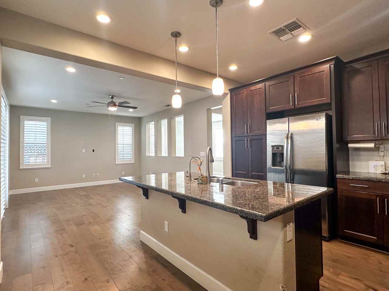 373 Market St - Photo 5 of 16