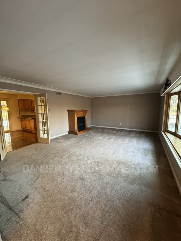 4258 Countryside Dr - Photo 3 of 22