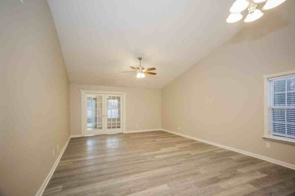 5959 Gadsen Dr - Photo 3 of 16