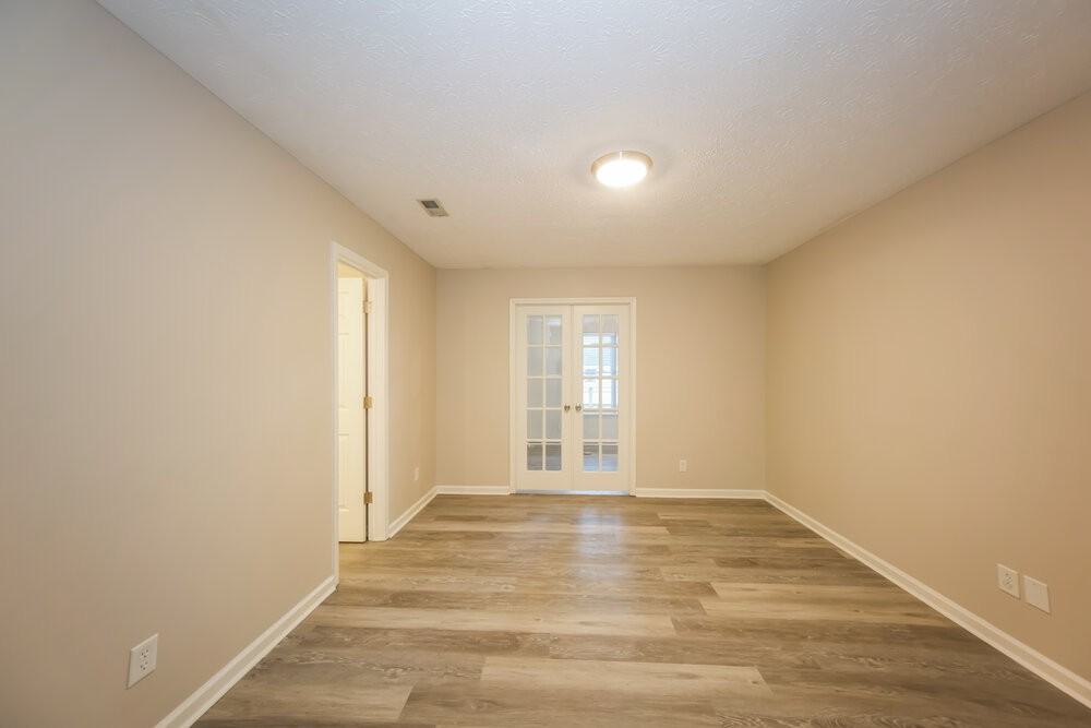 5959 Gadsen Dr - Photo 4 of 16