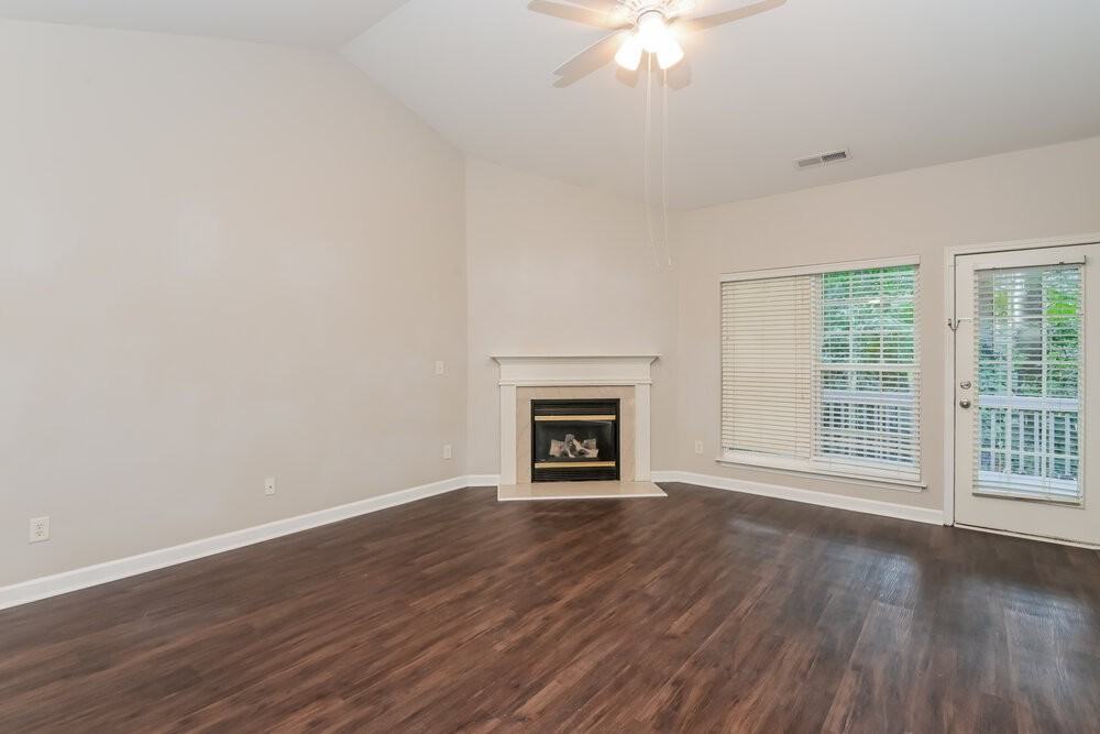 12123 Hampton Place Dr - Photo 4 of 16