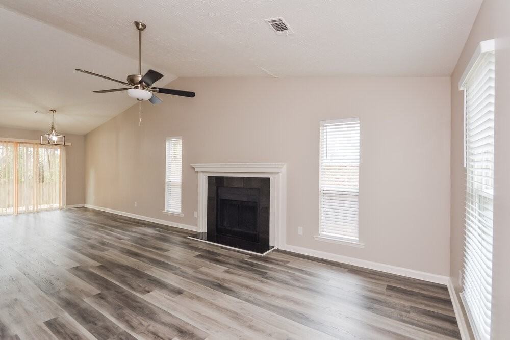 7943 Taylor Cir - Photo 3 of 16