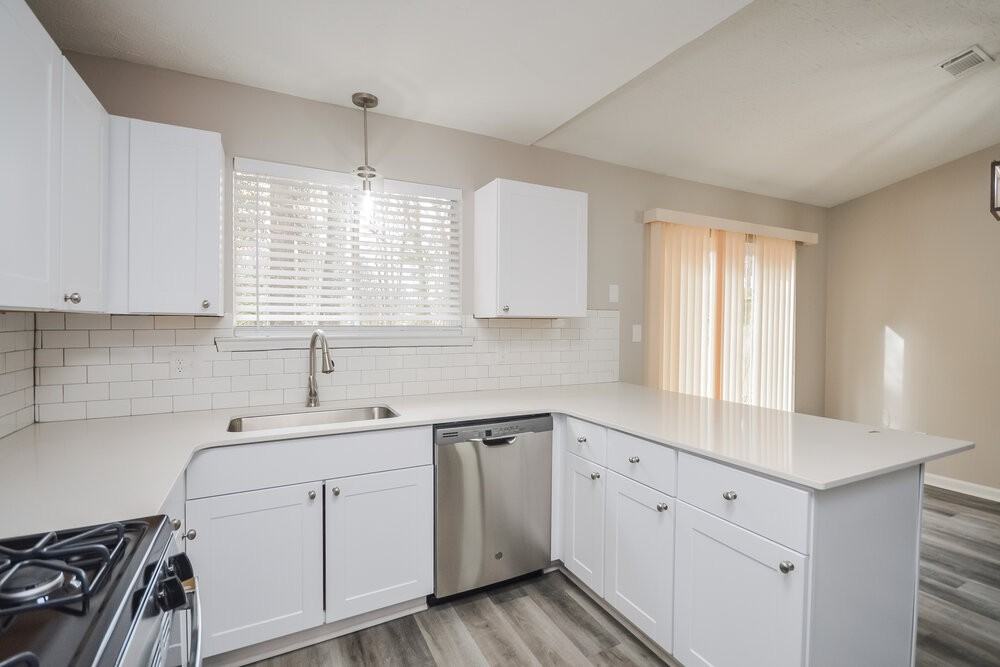 7943 Taylor Cir - Photo 6 of 16