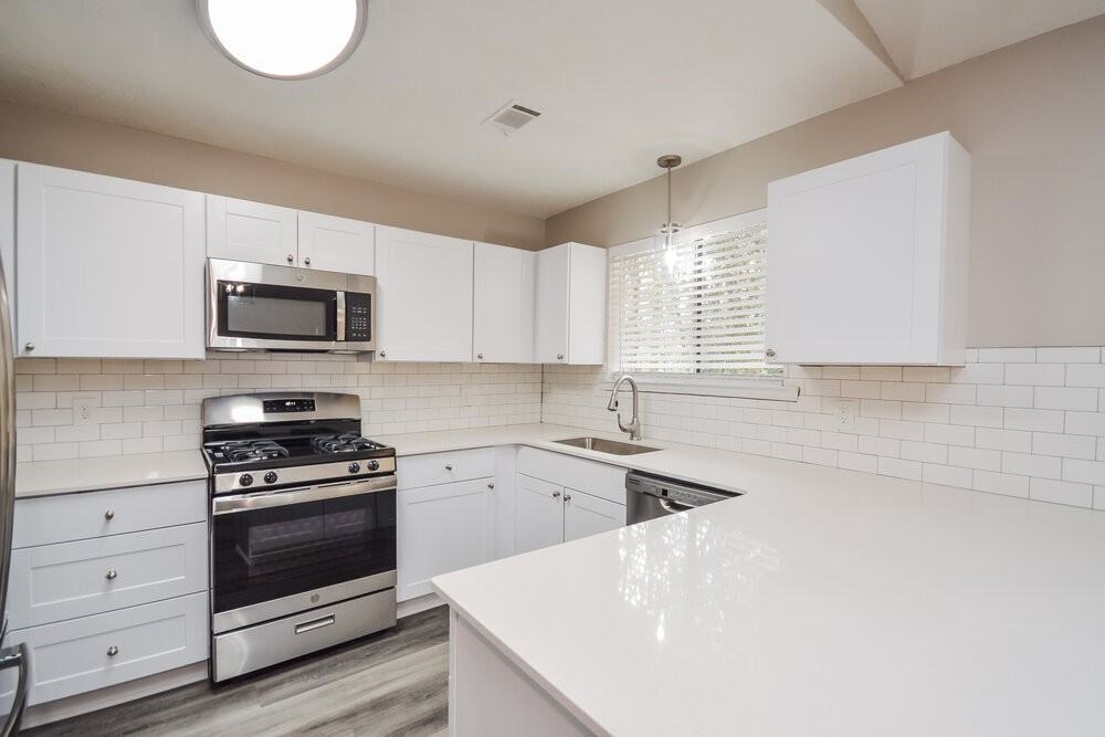 7943 Taylor Cir - Photo 7 of 16