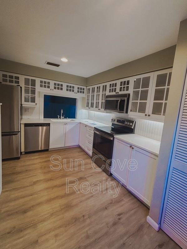 4518 Ascot Cir S - Photo 4 of 20