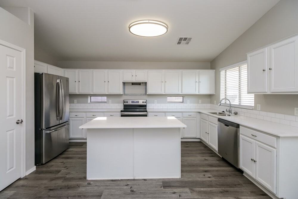 5605 S 11th Pl - Photo 7 of 16