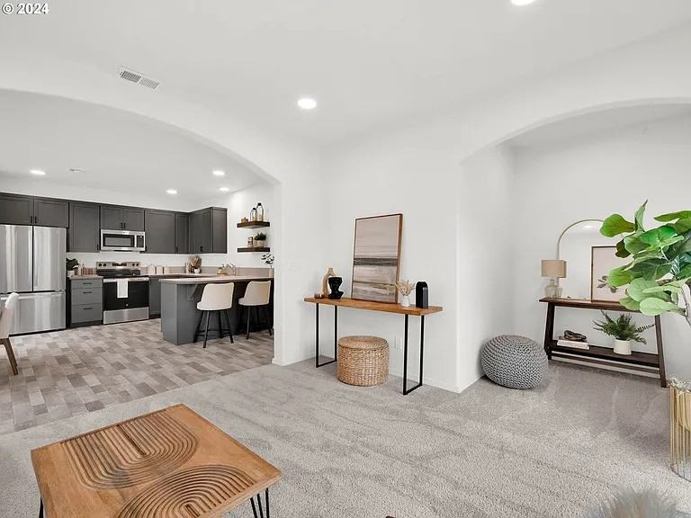 1152 S 43rd Pl #NA - Photo 3 of 13