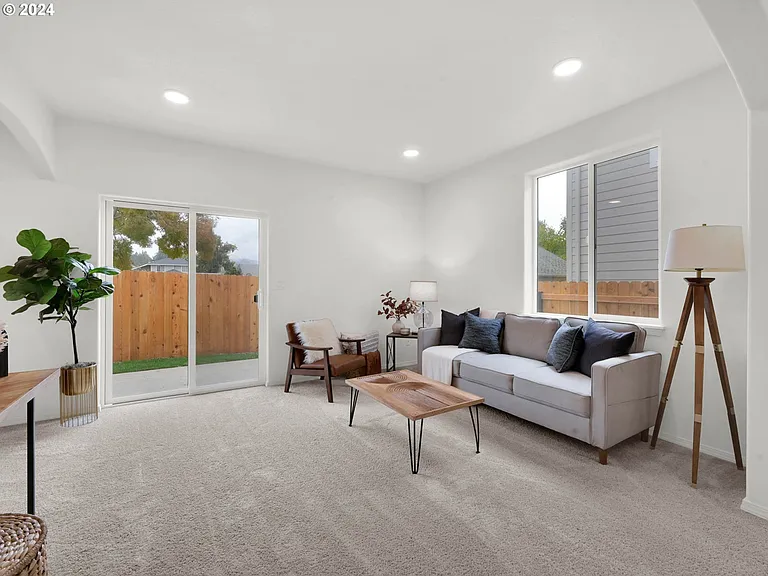 1152 S 43rd Pl #NA - Photo 5 of 13