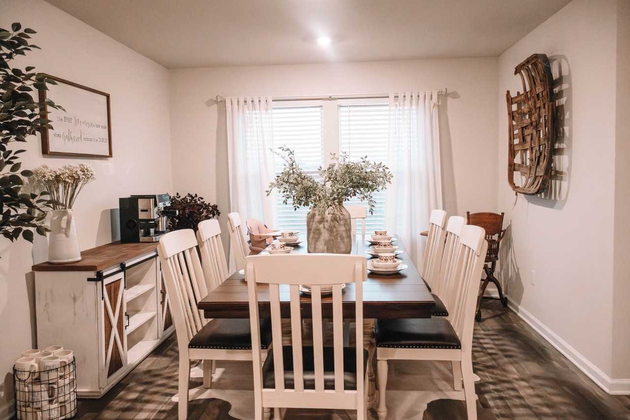 228 Lockwood Way E #NA - Photo 3 of 28