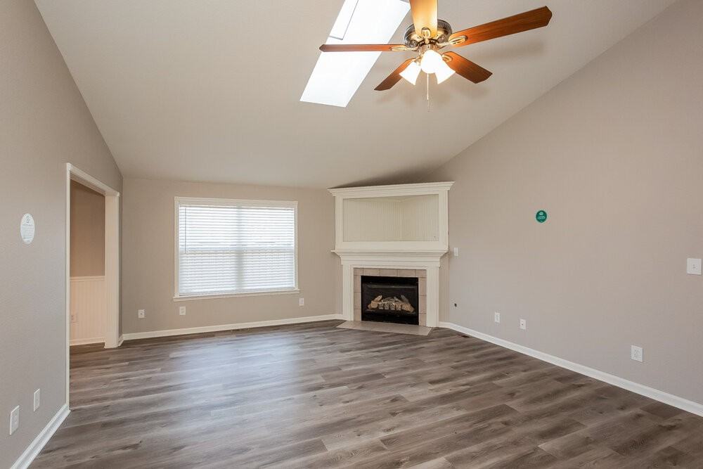 1512 N Hampton Ct - Photo 4 of 16