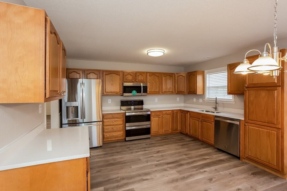 1512 N Hampton Ct - Photo 6 of 16