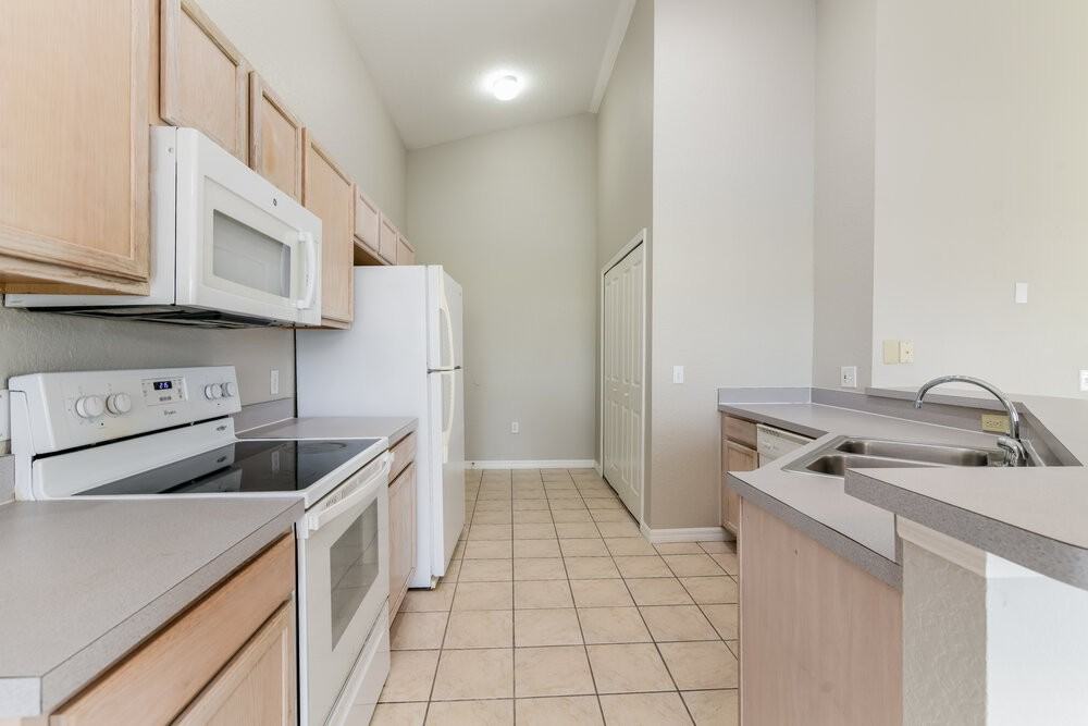 17305 Woodcrest Way - Photo 5 of 16