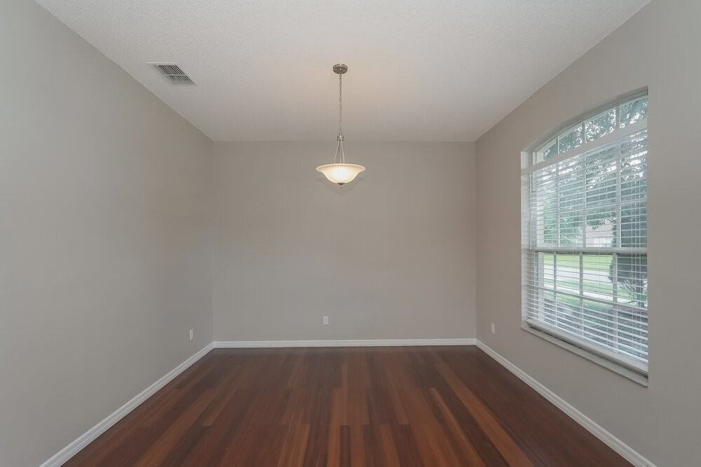 5221 Watson Rd - Photo 6 of 16