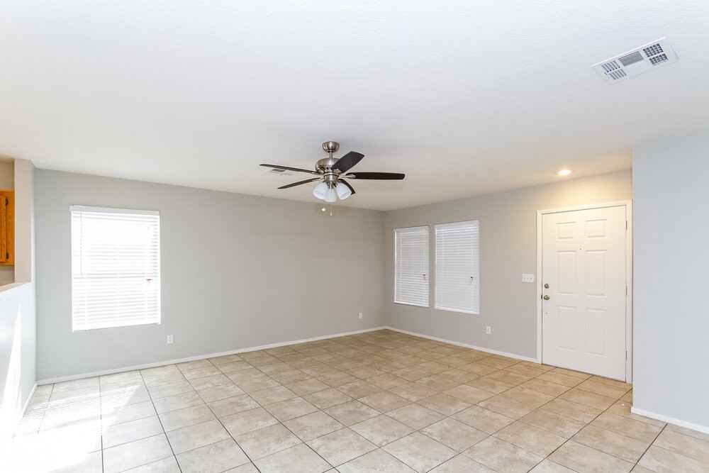 1024 Skyforest Dr - Photo 4 of 15