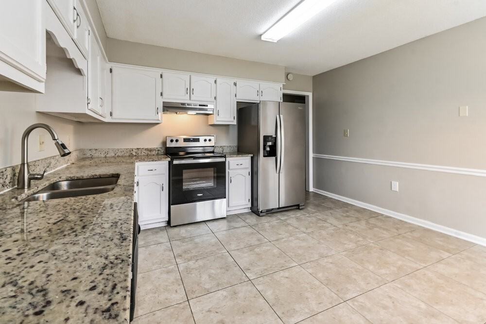 5100 Barkshire Dr - Photo 7 of 16