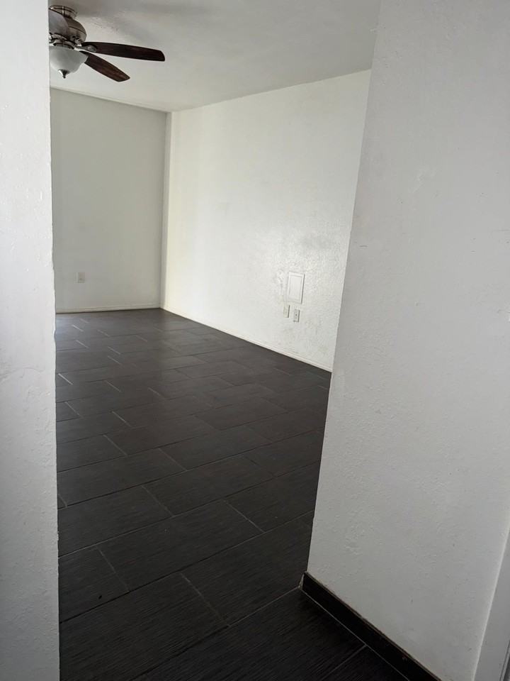 4029 Versailles Drive - 1Unit 4029F #1 - Photo 6 of 12