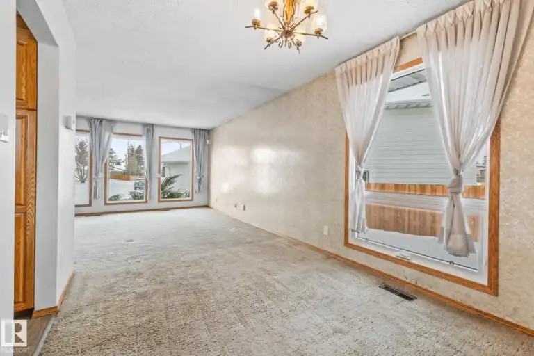 16239 114 St Nw - Photo 3 of 20