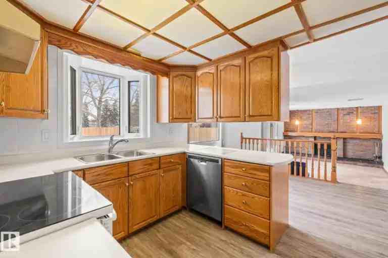 16239 114 St Nw - Photo 4 of 20
