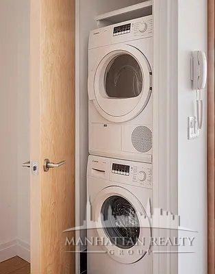 W 54th St #947 - Photo 4 of 8