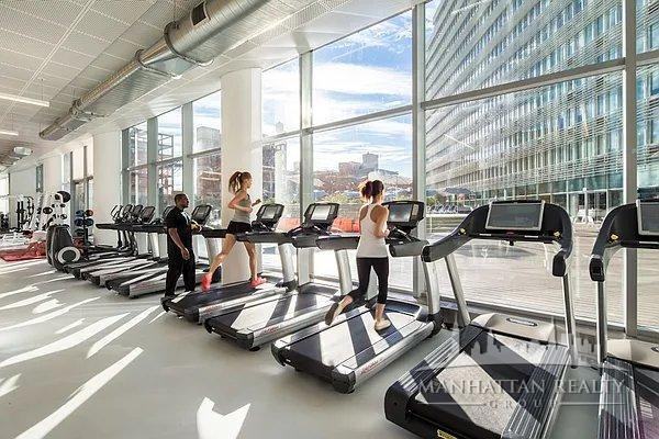 W 54th St #947 - Photo 5 of 8