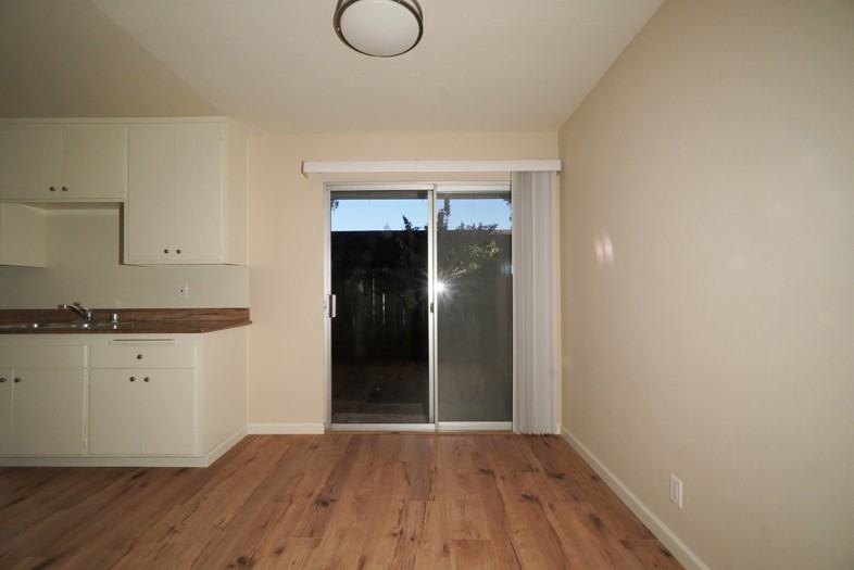 2700 Del Medio Ct #114 - Photo 7 of 15