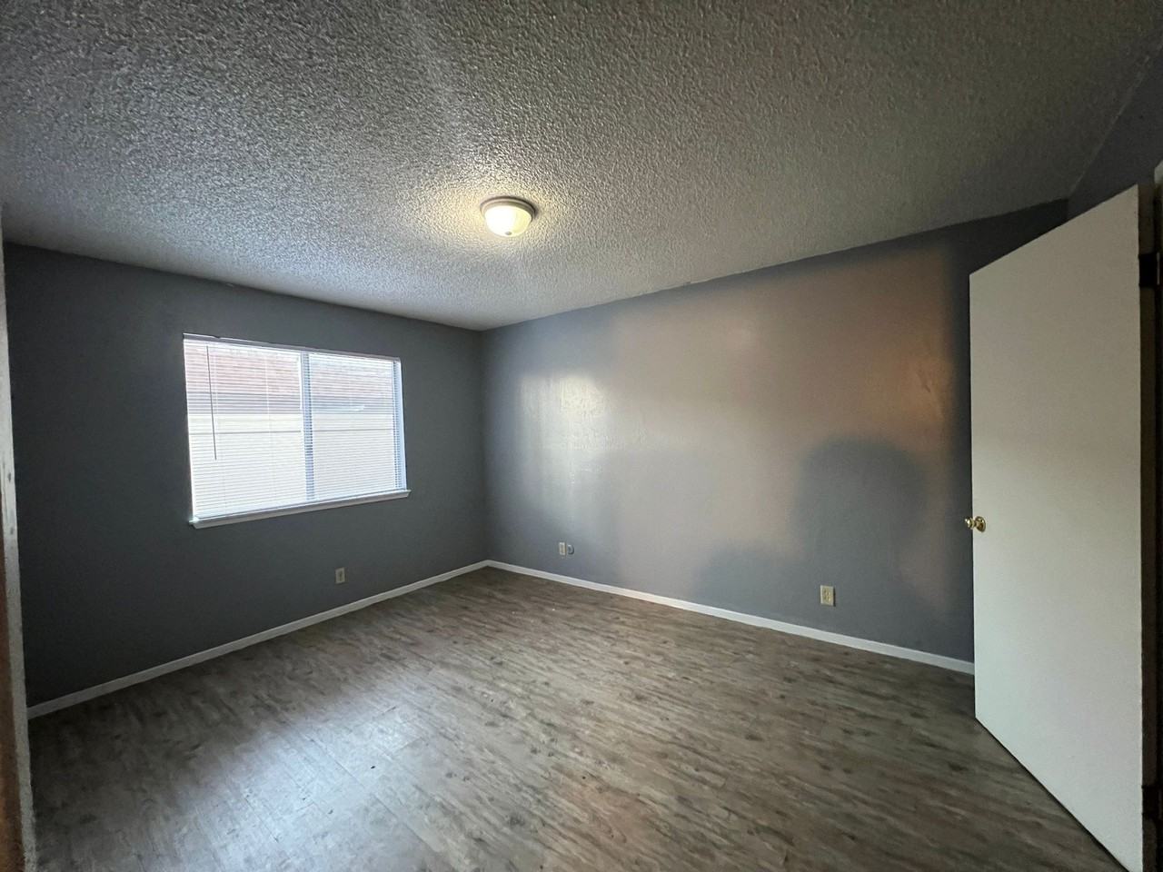 1830 South Garden Street - Photo 4 of 7