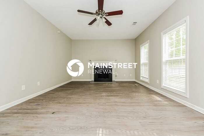 1785 Emerald Dr - Photo 4 of 23