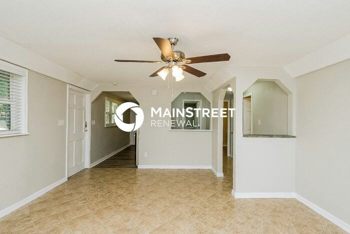 3228 Clifford Sample Dr - Photo 4 of 16