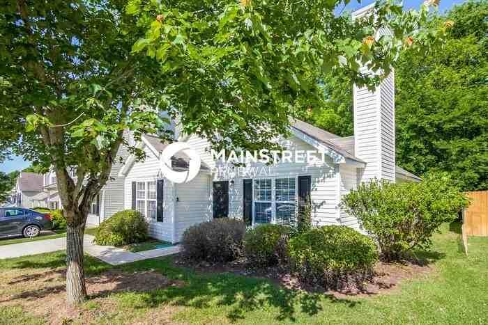 1208 Mcallister Dr - Photo 2 of 16