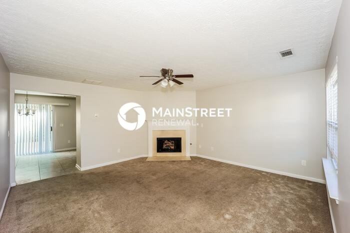 9510 Lakeview Rd - Photo 3 of 17