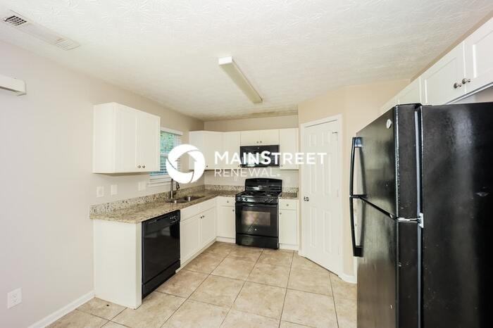 9510 Lakeview Rd - Photo 7 of 17