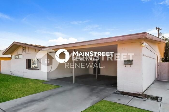 6211 W Indianola Ave - Photo 3 of 16