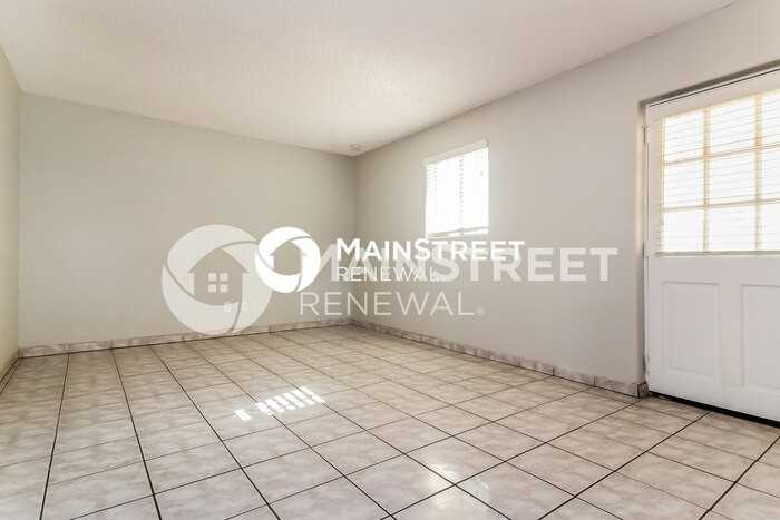 6211 W Indianola Ave - Photo 4 of 16