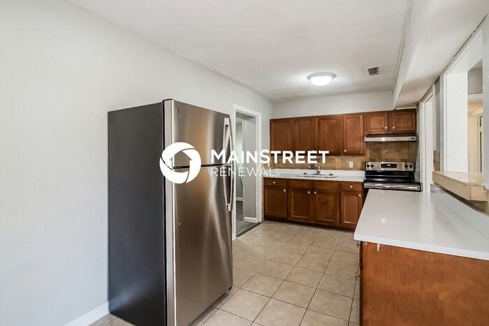 1912 Rugby Rd - Photo 6 of 16