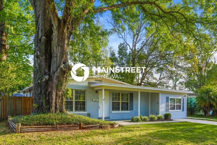 3105 Purdom Dr - Photo 3 of 16