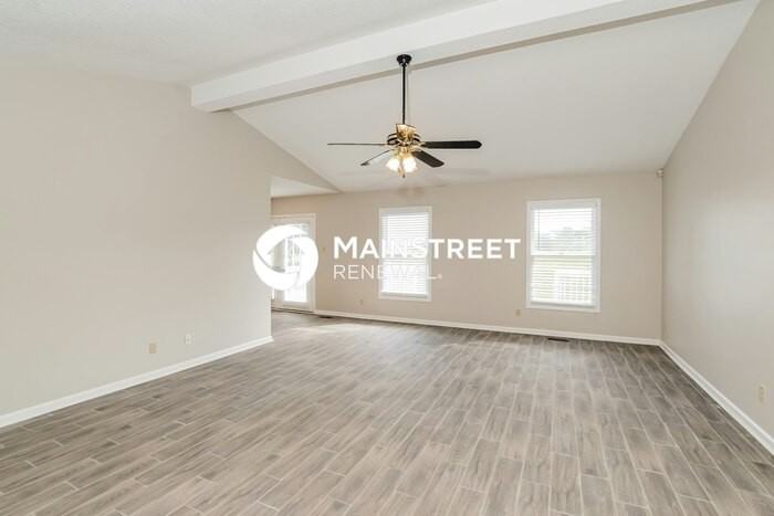 1528 Cavalier Dr - Photo 4 of 16