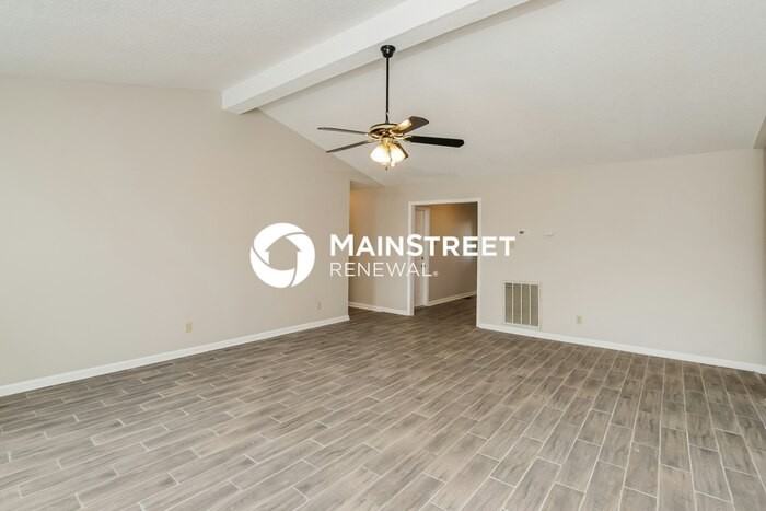 1528 Cavalier Dr - Photo 5 of 16