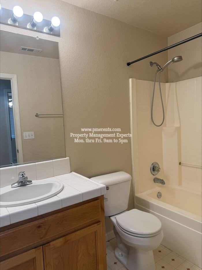 10613 Hidden Grove Cir - Photo 4 of 16