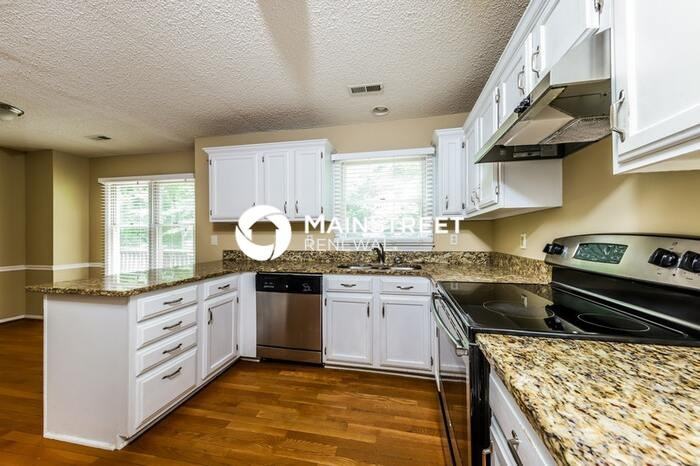 7141 Avenbury Cir - Photo 6 of 16