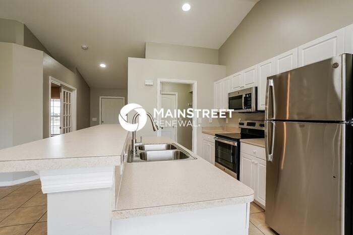 3000 63rd St W - Photo 5 of 16