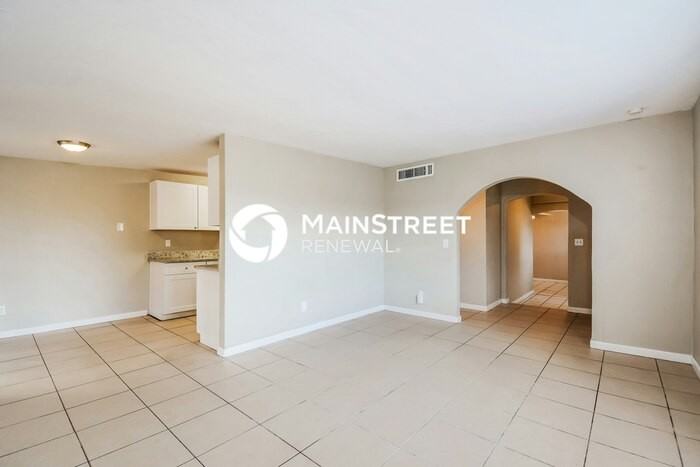 333 W Inez Dr - Photo 3 of 16