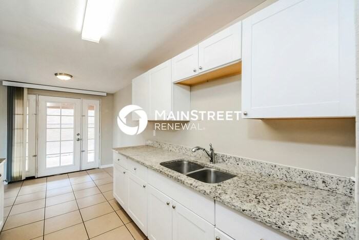 333 W Inez Dr - Photo 5 of 16