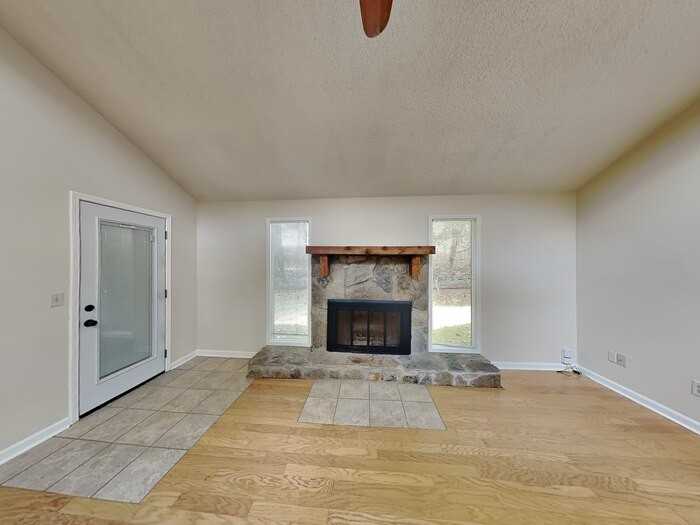 4569 S Landing Dr - Photo 2 of 18