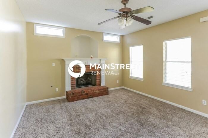 6338 Mcclendon Cir S - Photo 5 of 17