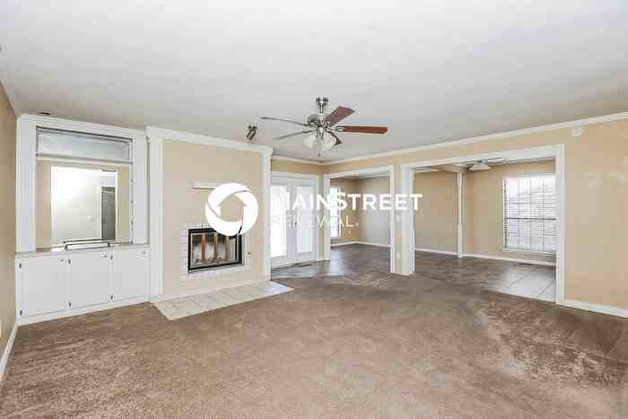 621 S Willowood Dr - Photo 4 of 16