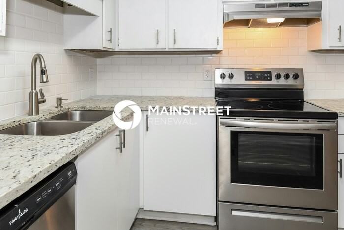 11665 Summer Tree Rd N - Photo 7 of 16