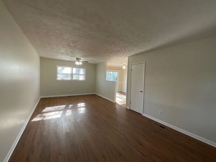 2501 Celina Ct - Photo 3 of 24