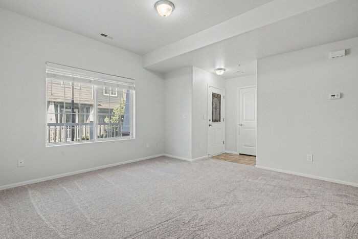 3174 Harpy Grv - Photo 4 of 28