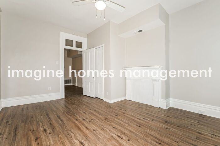 2106 Sarah St #2 - Photo 4 of 18