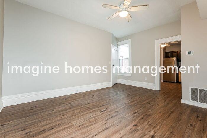 2106 Sarah St #2 - Photo 6 of 18